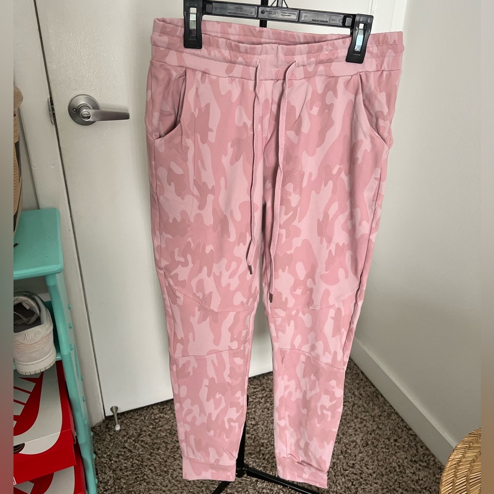 BuffBunny Collection Joggers: Pink Camo